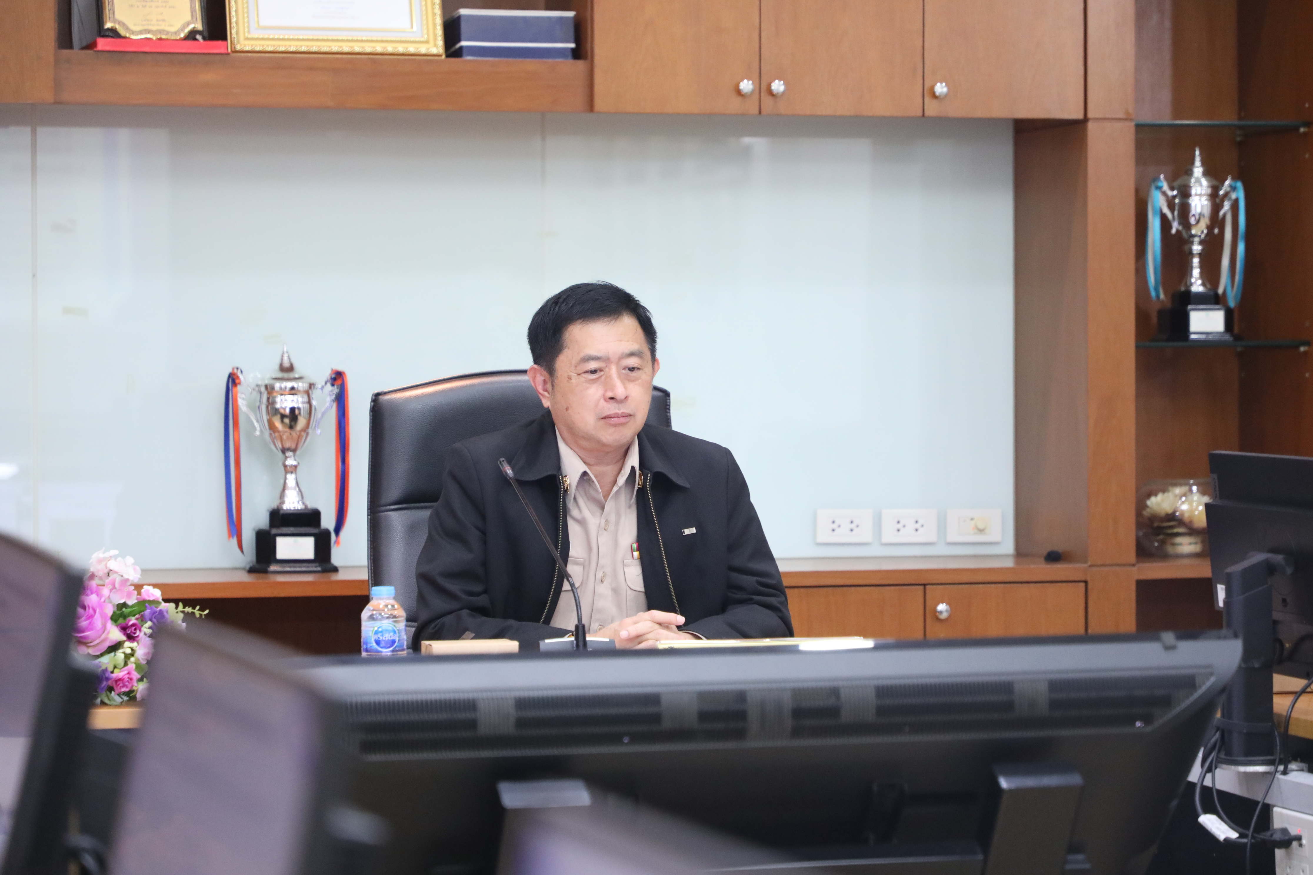 title - ส.ป.ก. ประชุมคณะกรรมการตัดสินการประกวดออกแบบตราสัญลักษณ์ครบรอบวันคล้ายวันสถาปนา ส.ป.ก. ครั้งที่ 1/2568